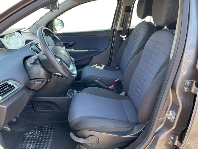 Lancia Ypsilon NUOVA My24 402 Platino 1.0
