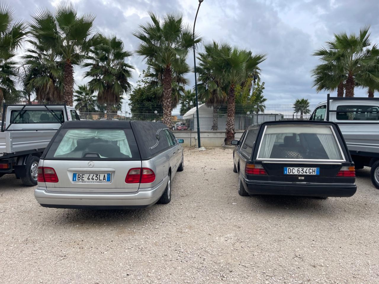 Mercedes-benz auto funebre