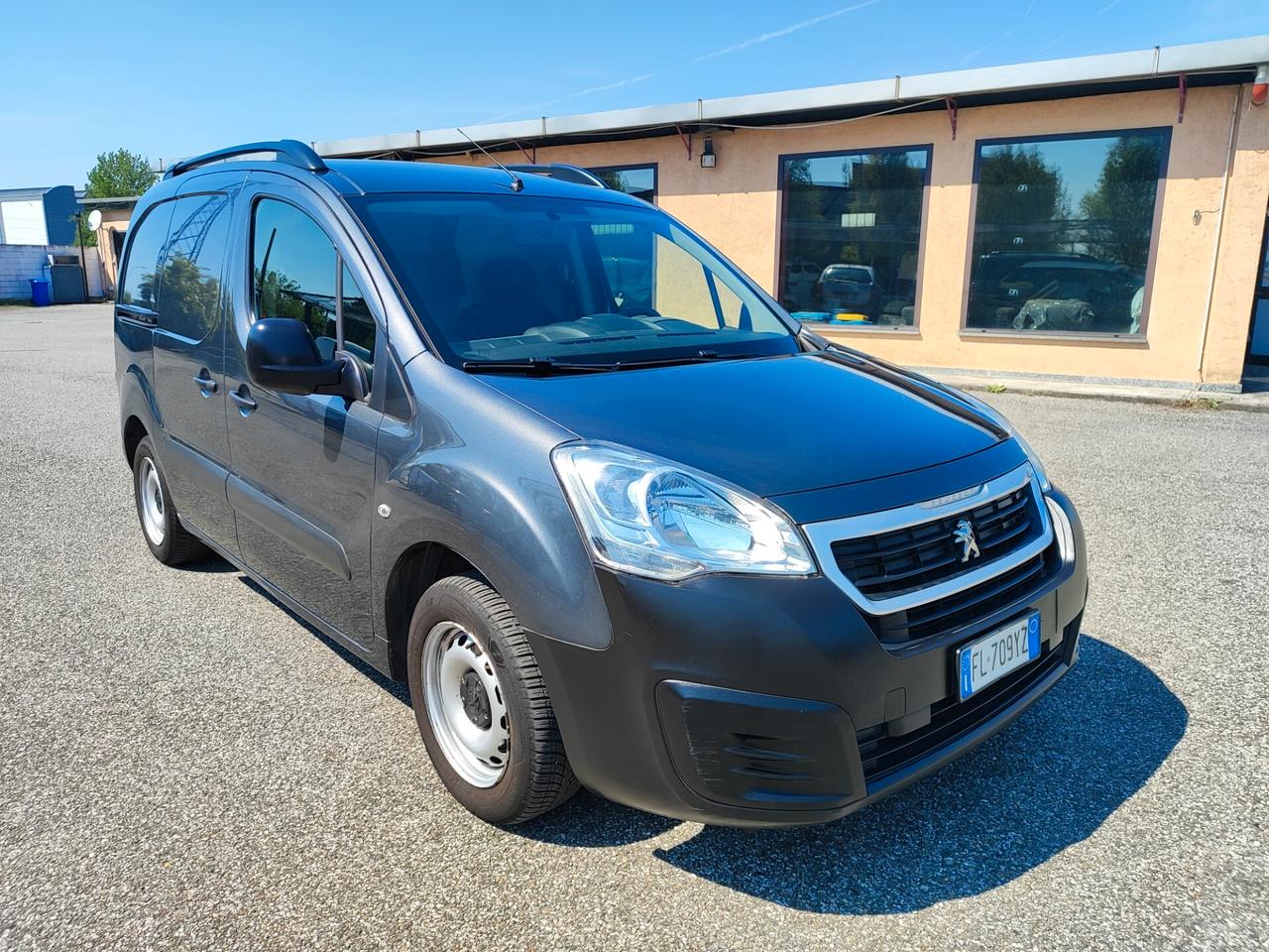 Peugeot Partner BlueHDi 100 ETG6 S&S L1 Furgone Premium Autom.