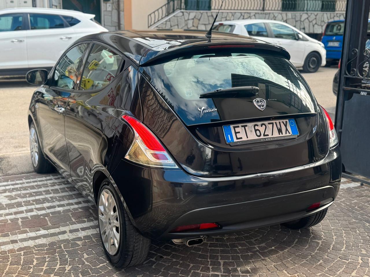 Ypsilon 1.2 69 CV 5P SeS Platinum
