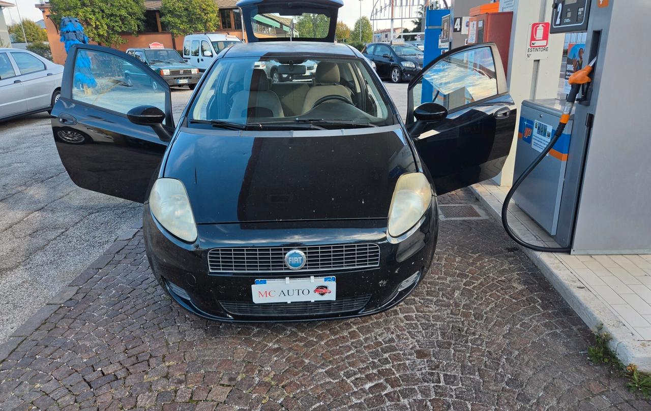 Fiat Grande Punto 1.3 MJT 75 CV 3 porte con 302.000km Neopatentati