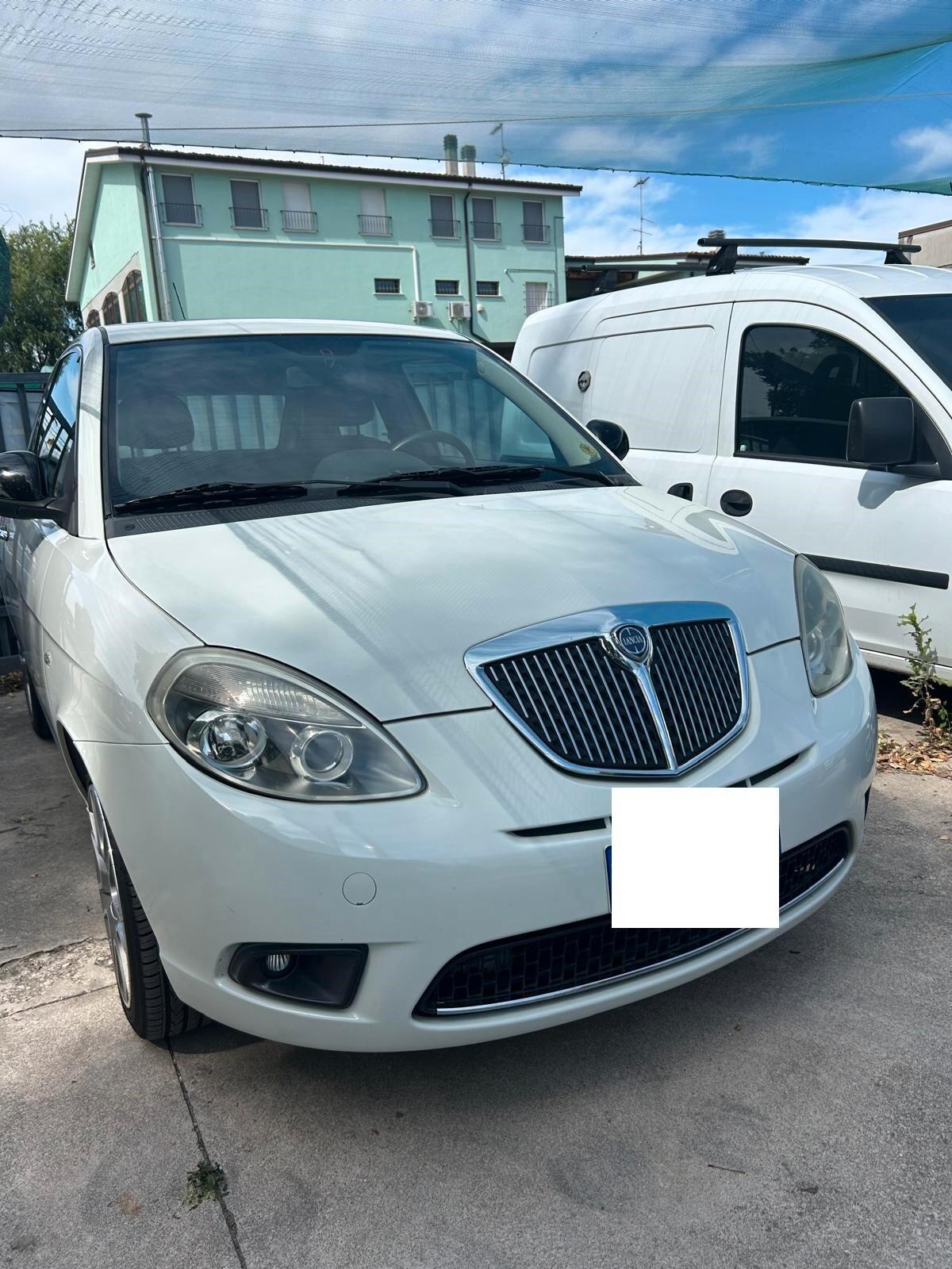 Lancia Ypsilon 1.2 Benzina 69 CV Unyca 3 porte ok neo patentati
