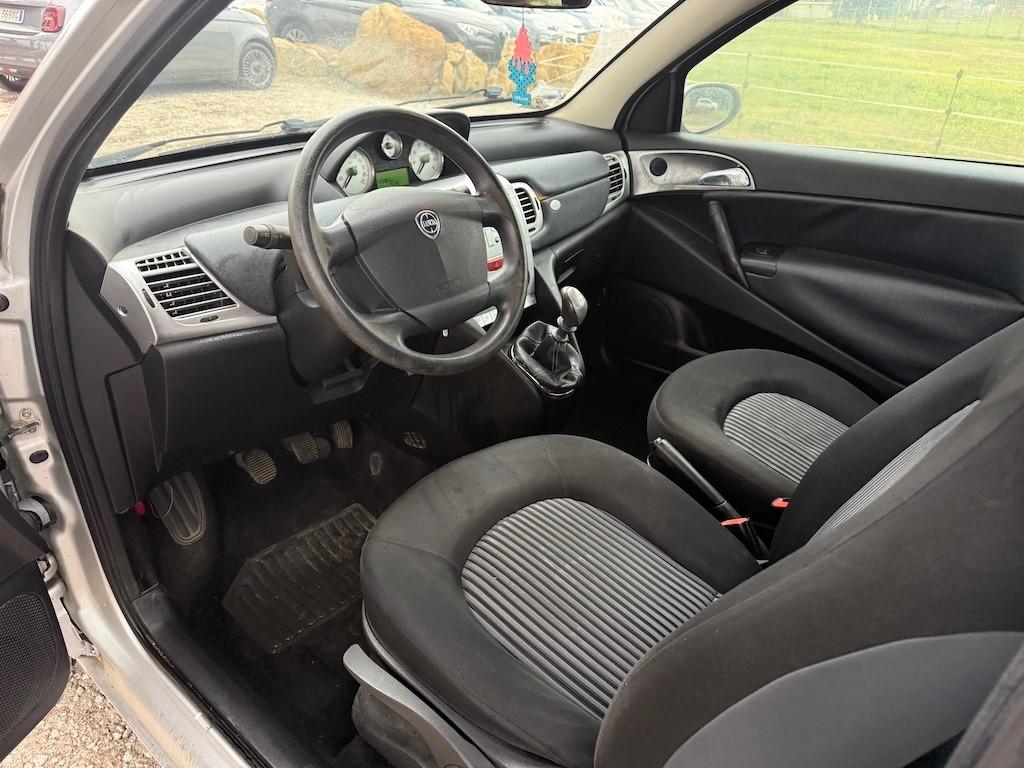 Lancia Ypsilon 1.2 Argento