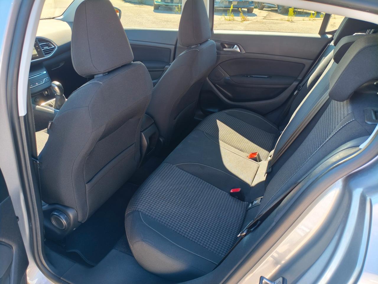 Peugeot 308 BlueHDi 100 S&S Active