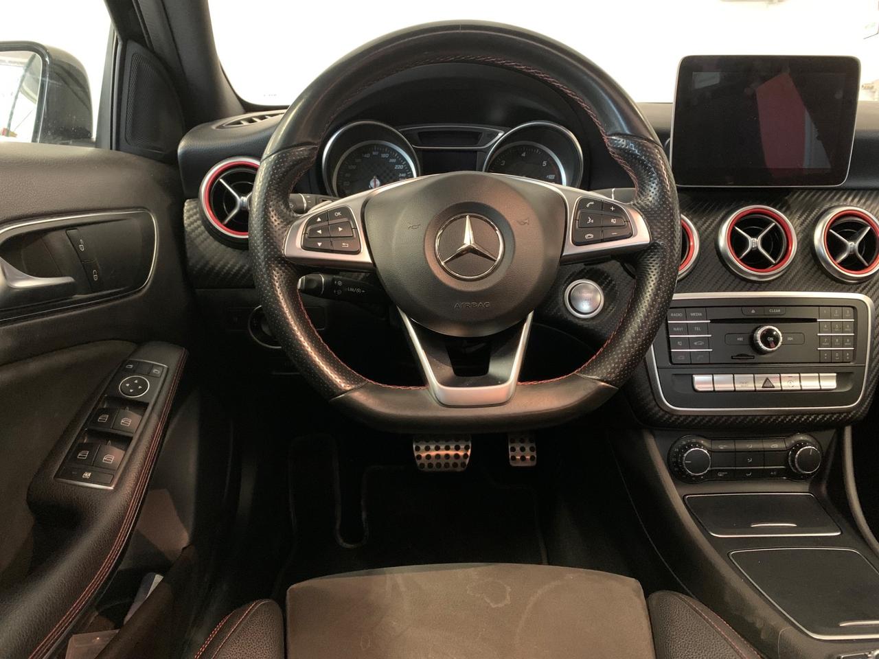 Mercedes-benz A 180 d Automatic Premium AMG Line
