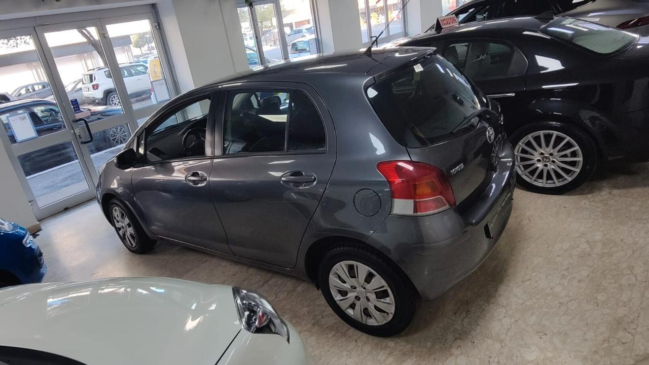 Toyota Yaris 1.0 5 Porte