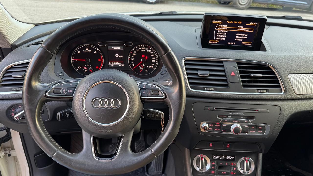 Audi Q3 2.0 TDI 140cv S-line