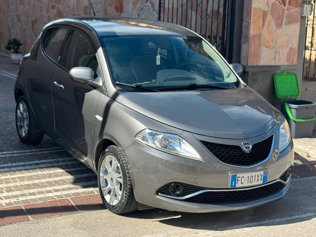 Lancia Ypsilon 1.2 69 CV 5 porte Platinum