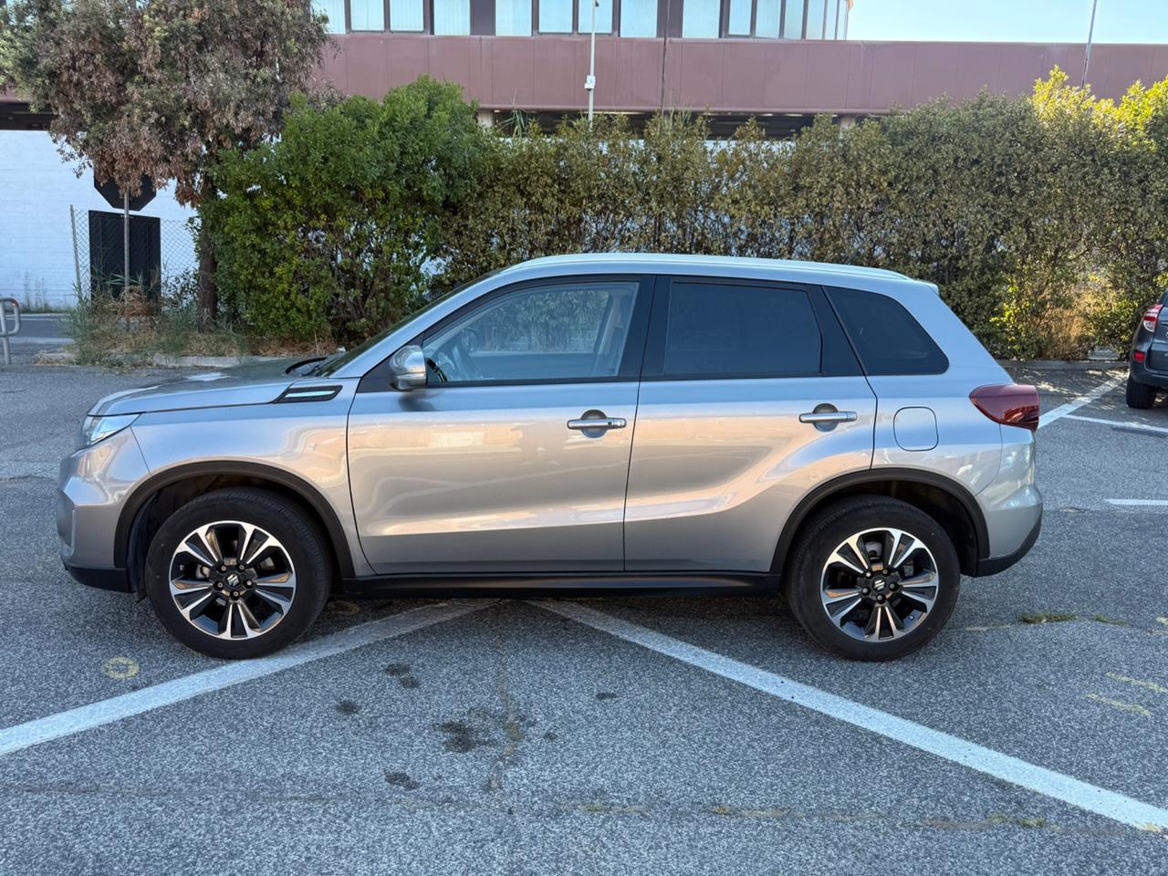 Suzuki Vitara 1.5 140V Hybrid A/T Starview