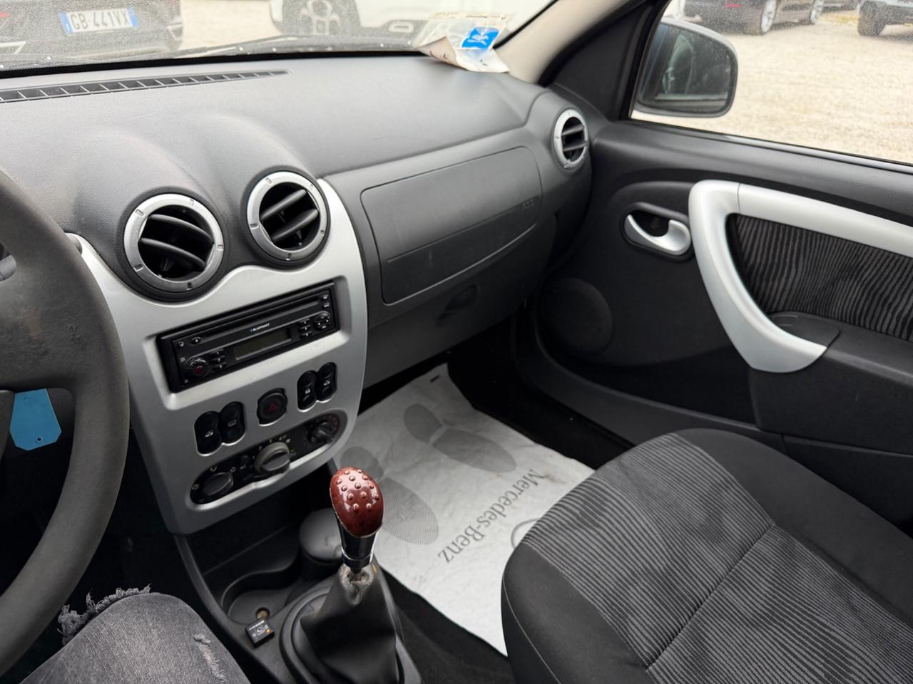 Logan MCV 1.6 GPL 7 posti Lauréate