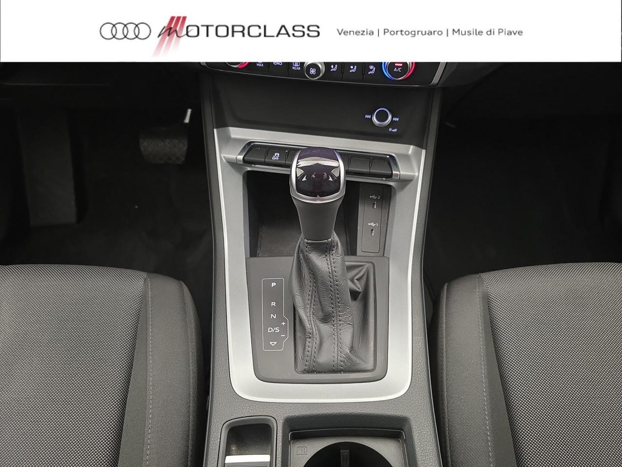 Audi Q3 35 2.0 tdi business advanced s tronic