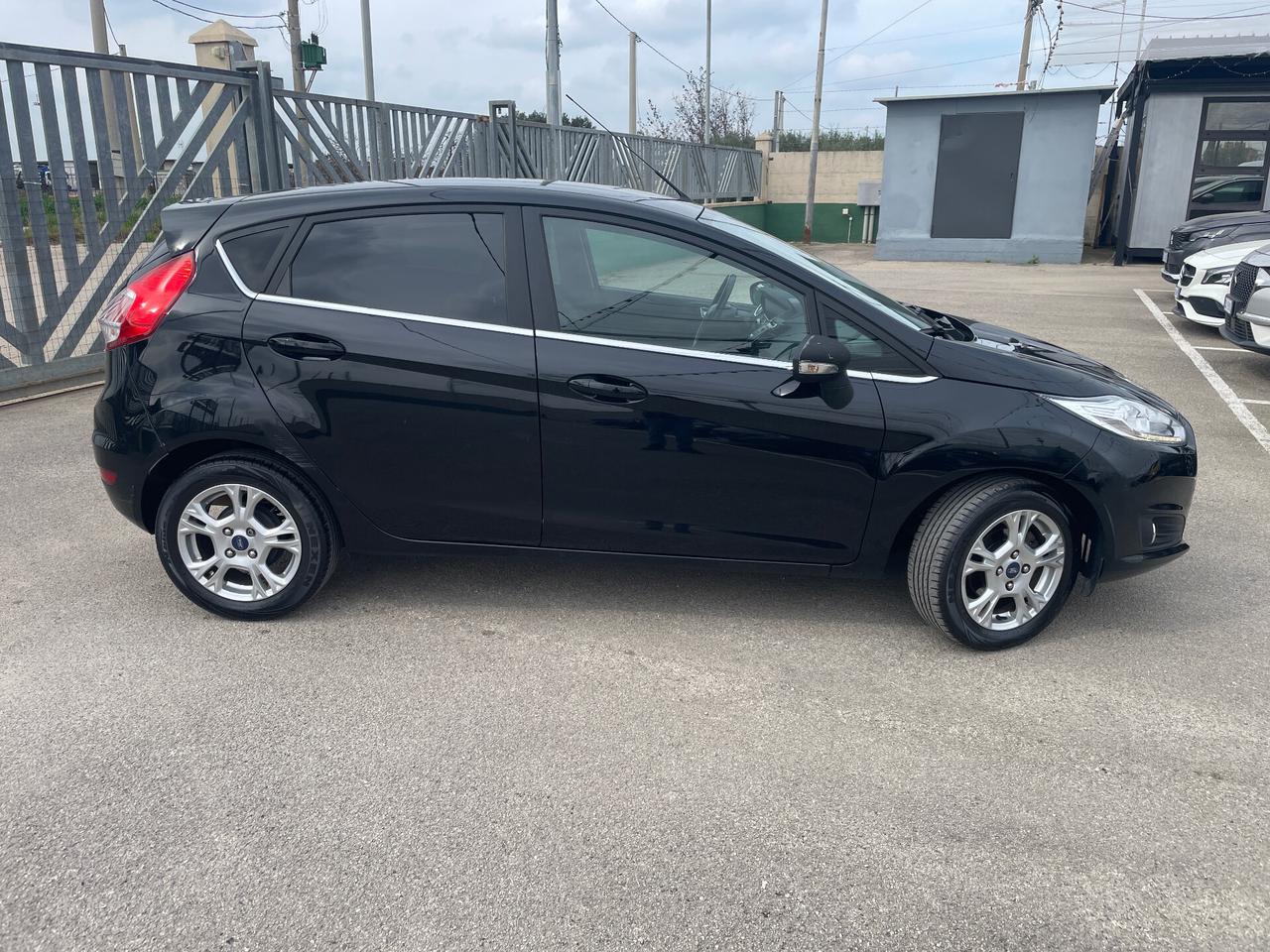 Ford Fiesta 1.4 5p. Bz.- GPL 95cv Titanium-NAVIGATORE