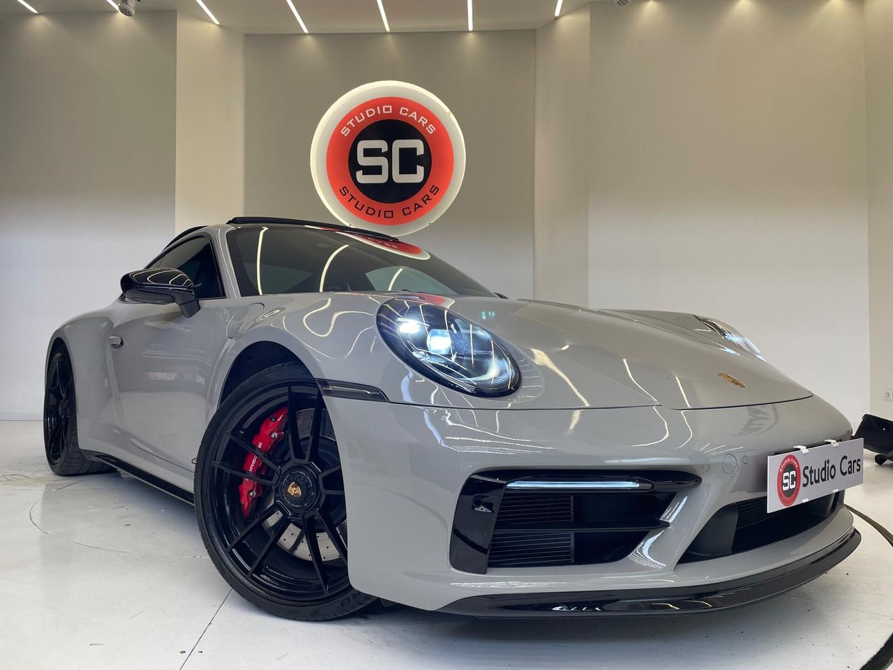 Porsche 911 Carrera 4 GTS