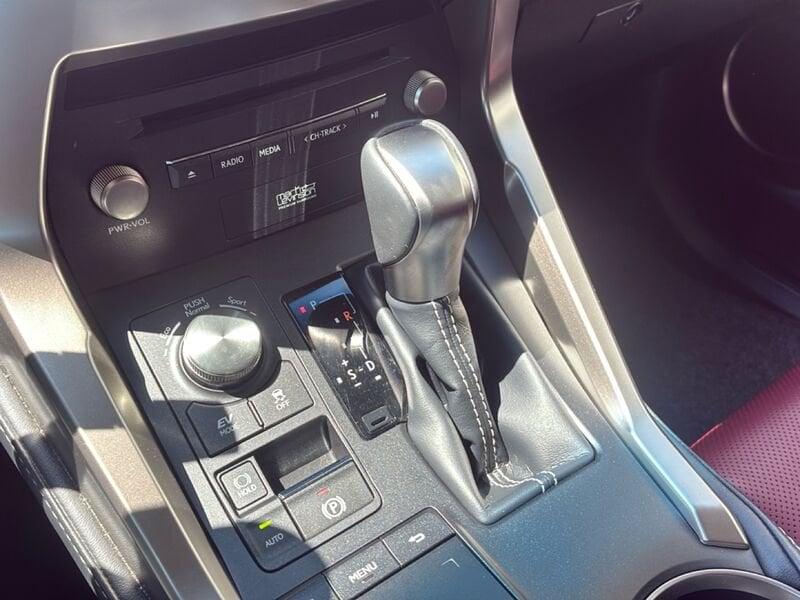 Lexus NX NX 300h 2.5 Luxury 4wd cvt