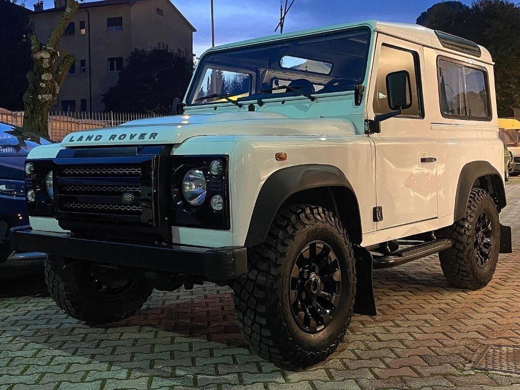 LAND ROVER Defender 90 2.2 TD4 4posti