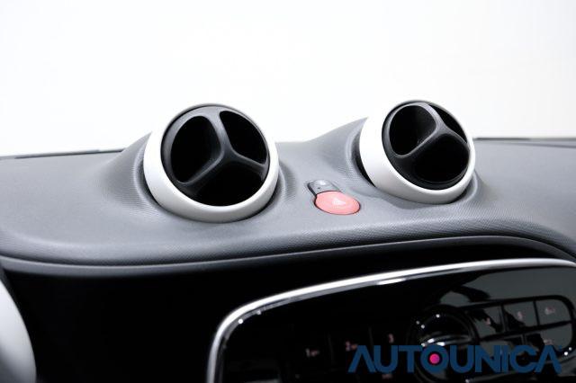 SMART ForTwo 70 1.0 TWINAMIC TETTO PANORAMA NEOPATENTATI