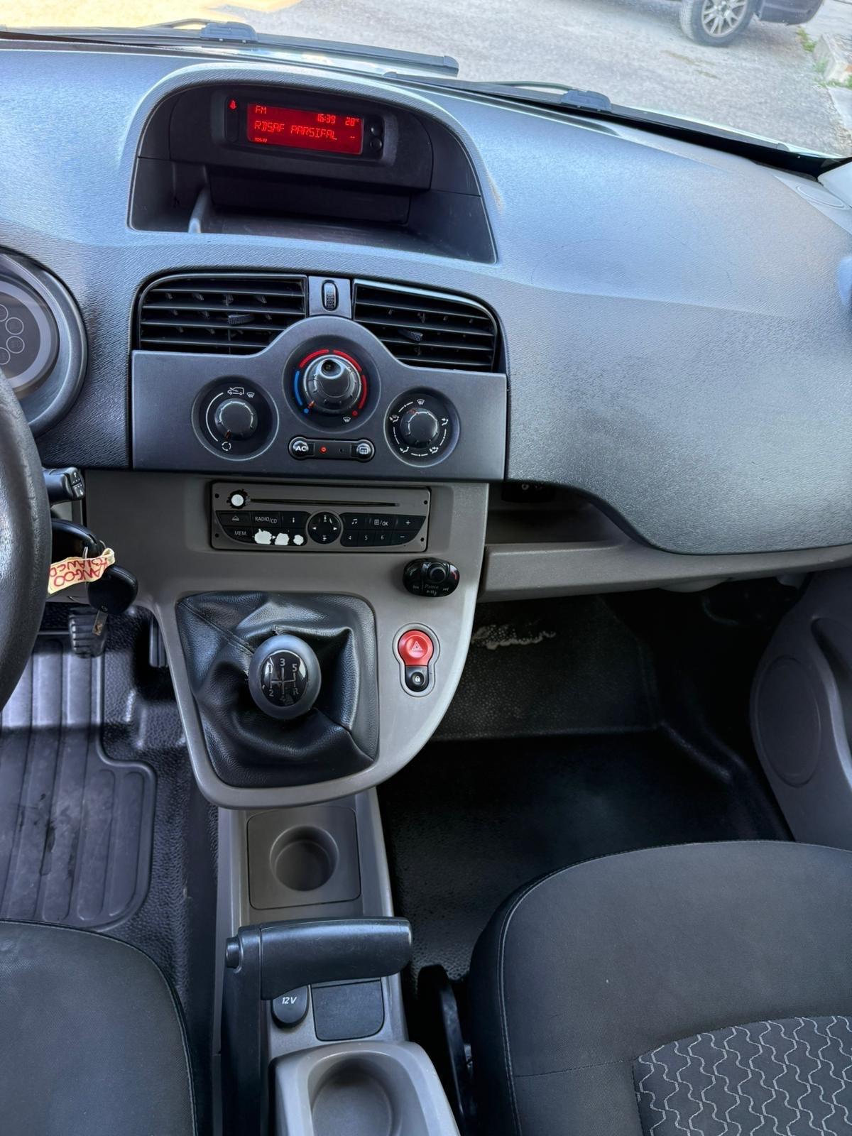 Renault Kangoo - AUTOCARRO