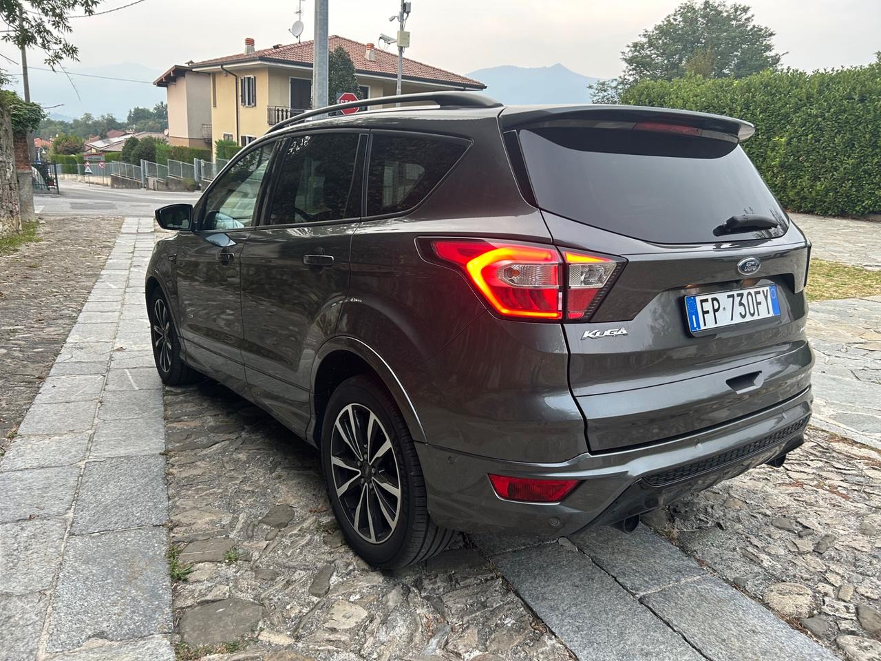 Ford Kuga 2.0 TDCI 180 CV 4WD Powershift ST-Line