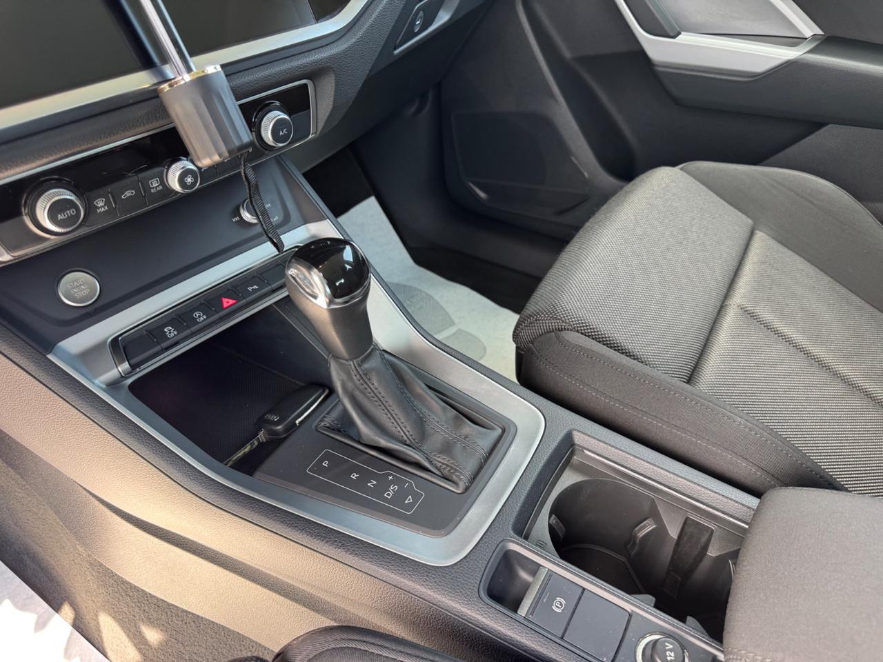 Audi Q3 2.0 TDI 150 CV S tronic line Edition