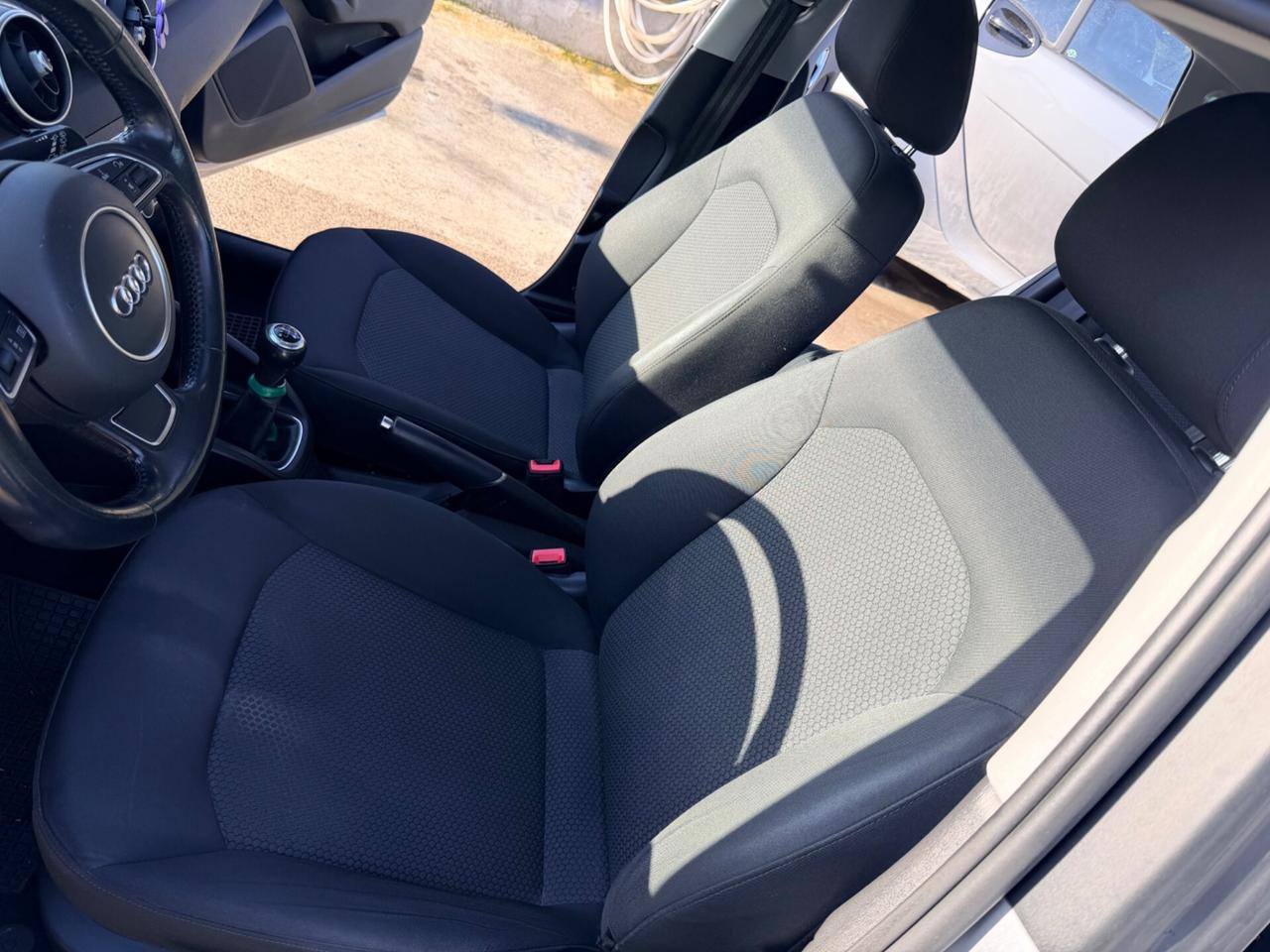 Audi A1 1.4 TDI Adrenalin bicolor