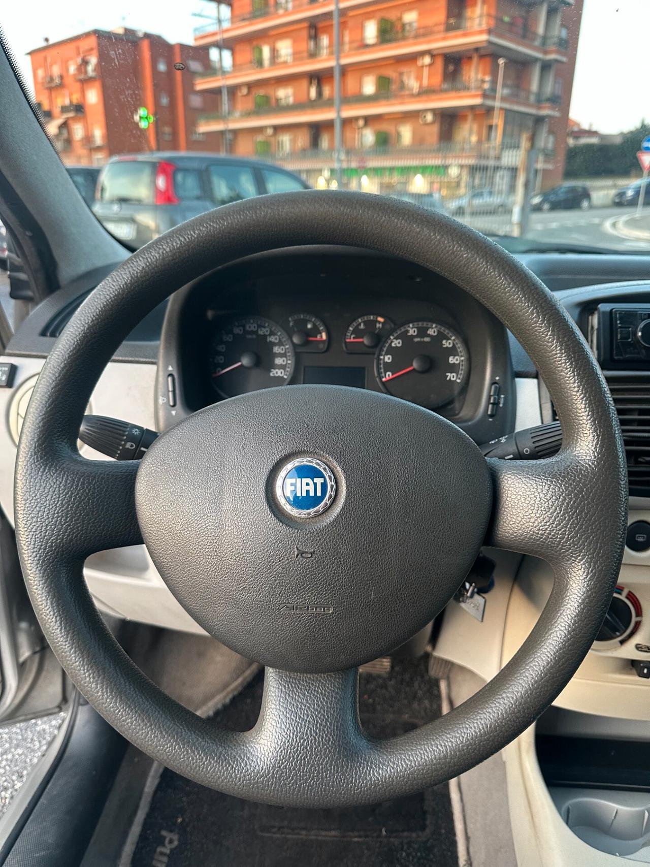 Fiat Punto UNICA (AUTOMATICA)