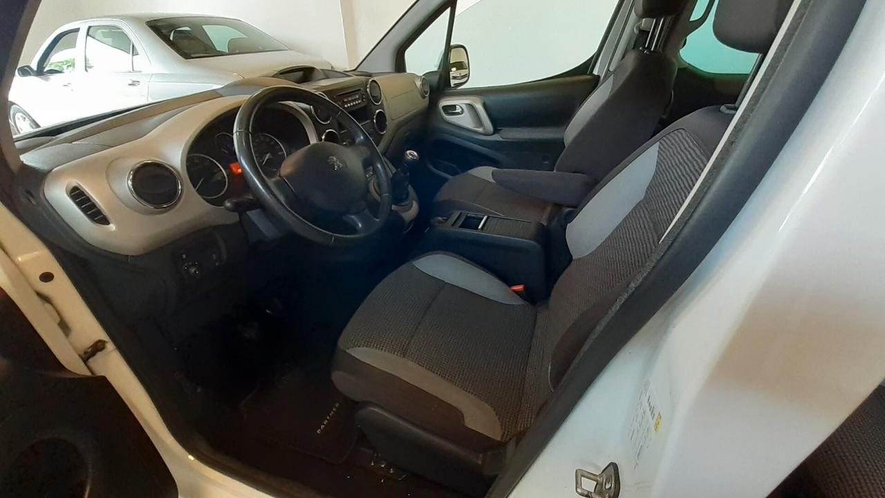 Peugeot Partner trasporto disabili pianale ribassato