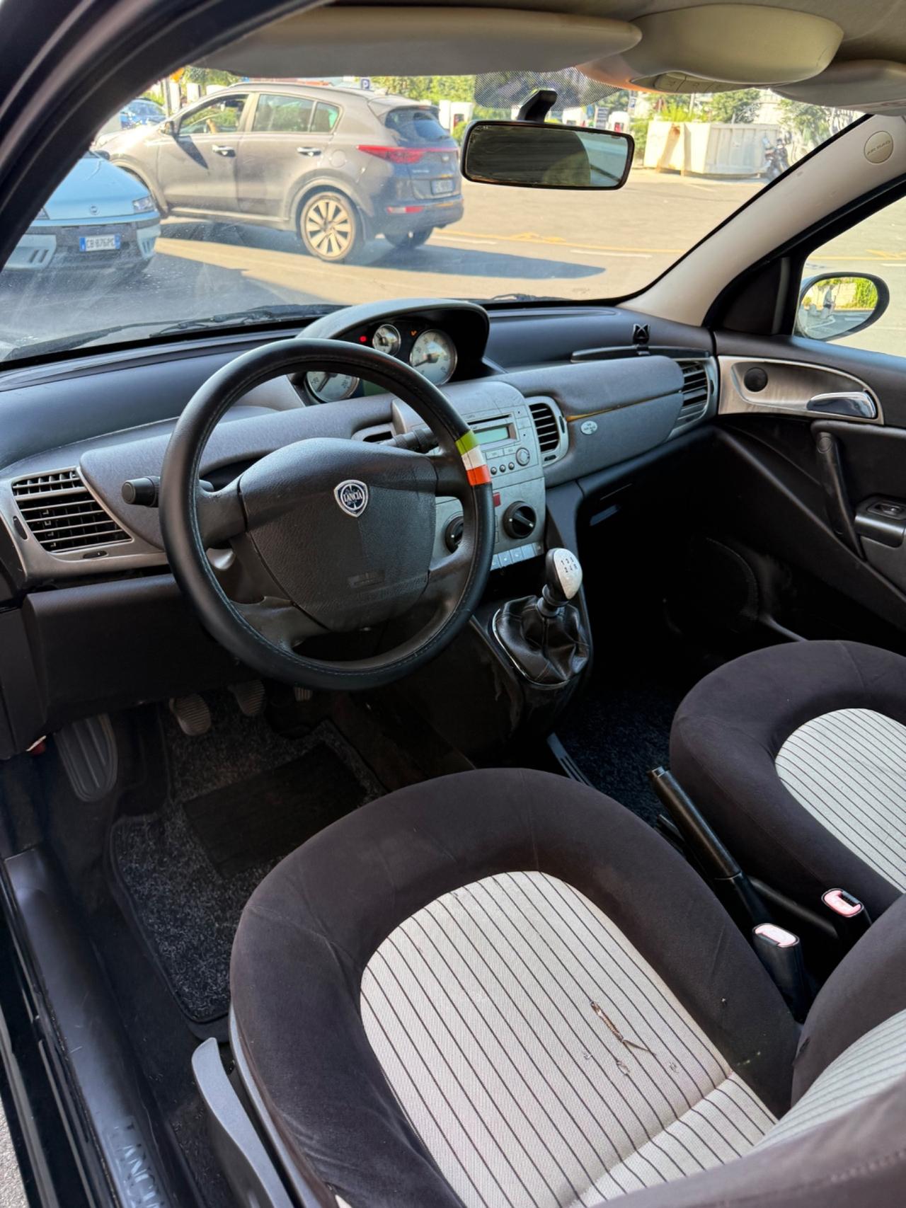 Lancia Ypsilon 1.2 Modamilano