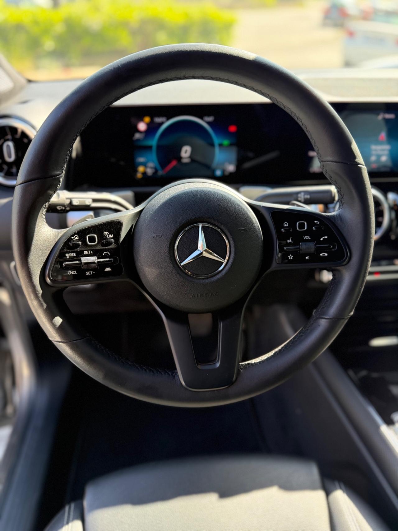 Mercedes-benzGLB 200 d Automatic SPORT