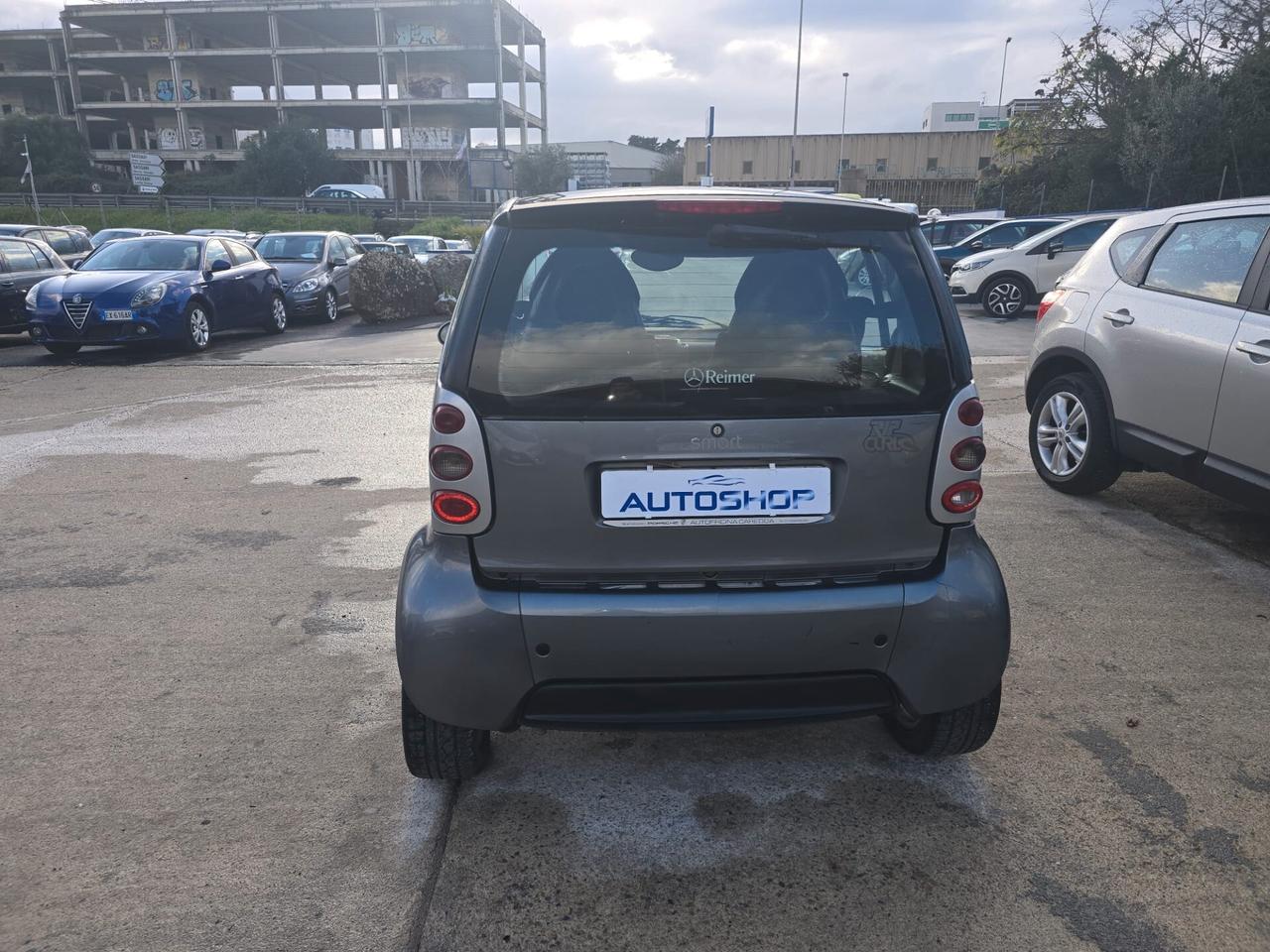 Smart 700 city-coupé pure (45 kW)