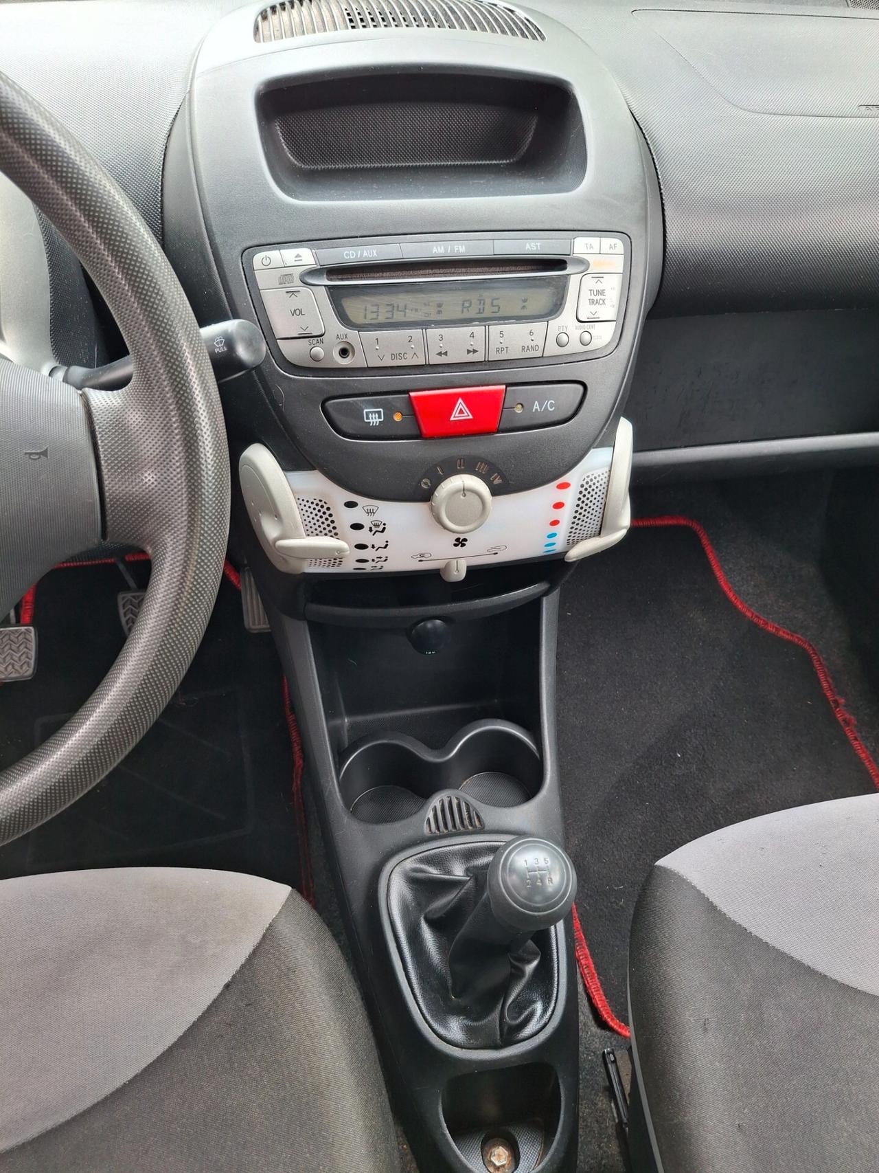 Peugeot 107 1.0 Benzina 68CV. 5 Porte-OK NEOPATENTATI-