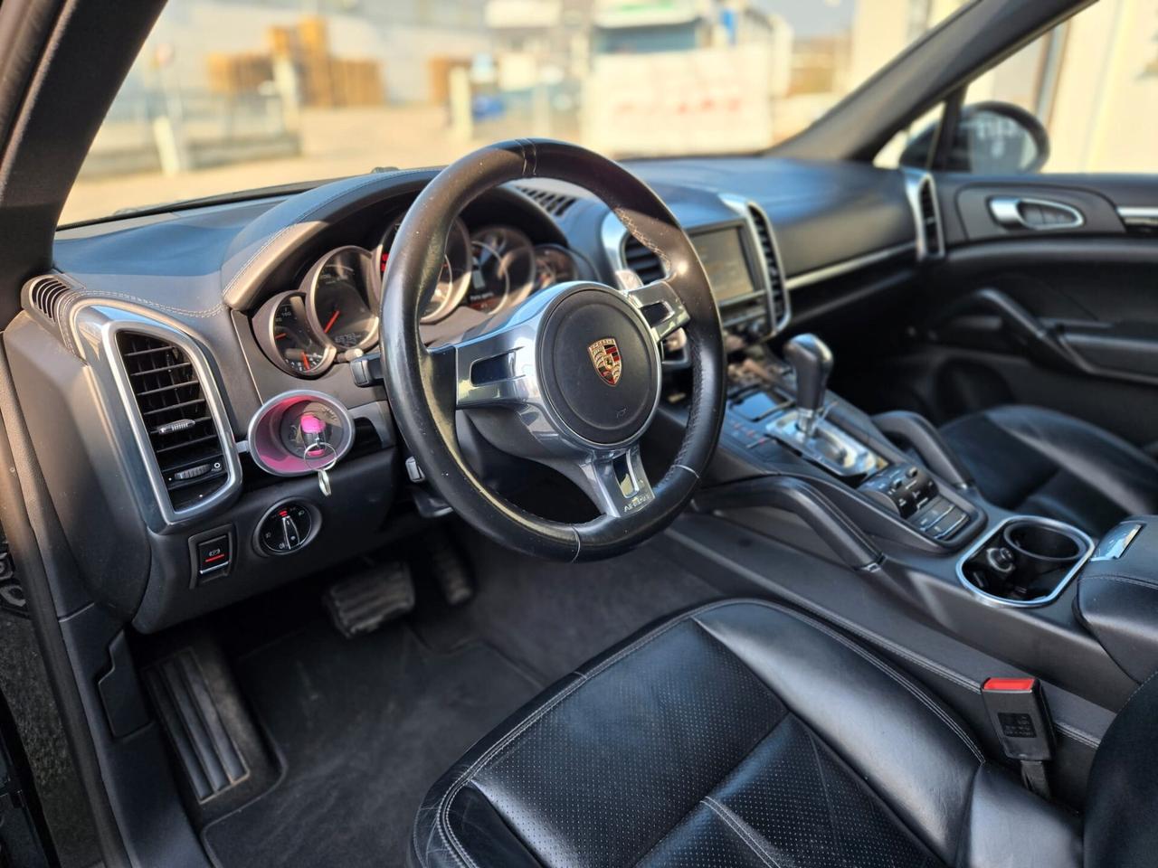 Porsche cayenne 3.0 V6 TDI platinum edition