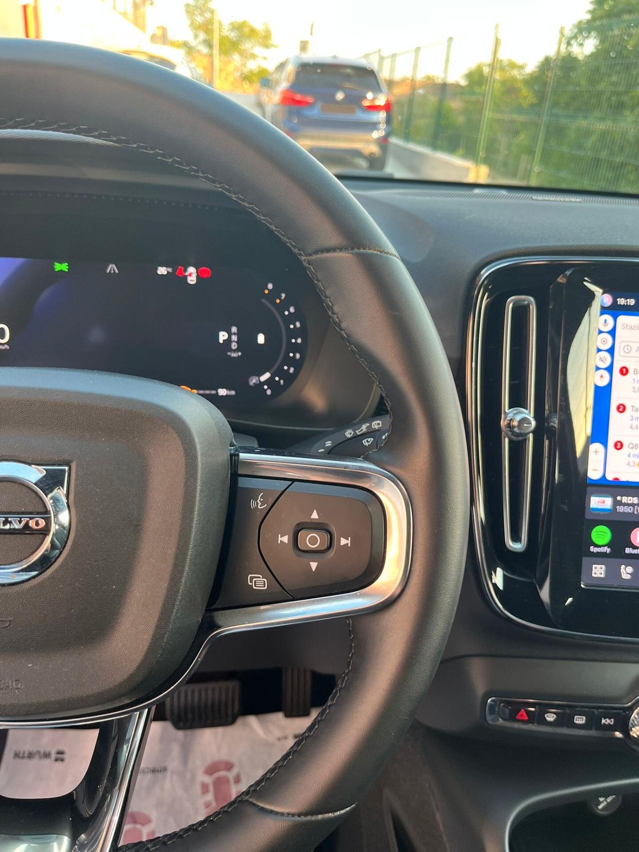 Volvo XC40 B3 automatico Plus Dark