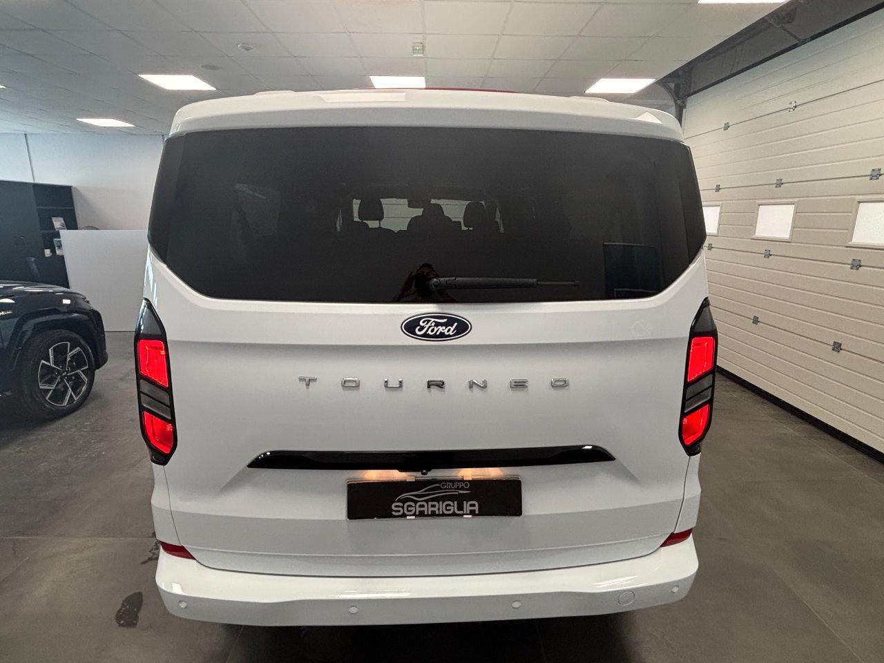 Ford Tourneo Custom 9 Posti Passo Lungo L2 Titanium 2.0 Diesel