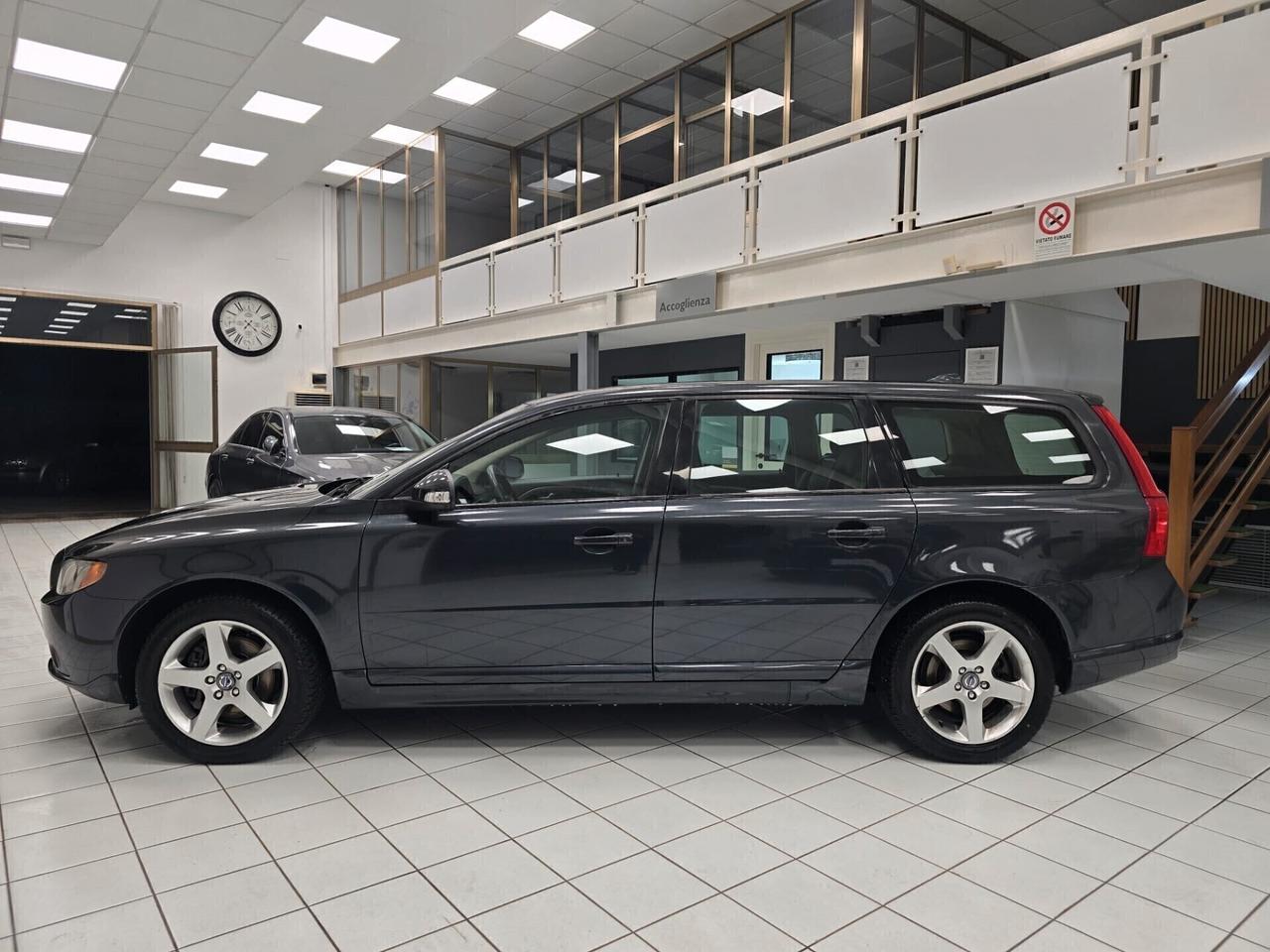 Volvo V70 2.4 d5 185 cv Momentum 2009