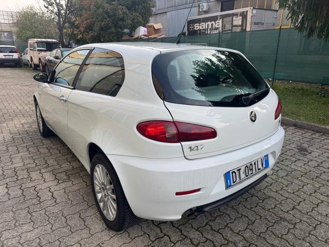 ALFA ROMEO 147 1.9 JTD (120) 3 porte Distinctive