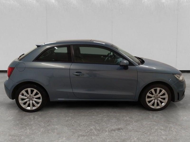 Audi A1 1.6 tdi Attraction 105cv