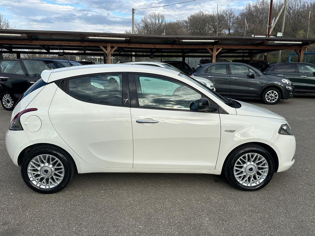 Lancia Ypsilon 1.3 MJT 16V 95 CV 5 porte S&S Silver