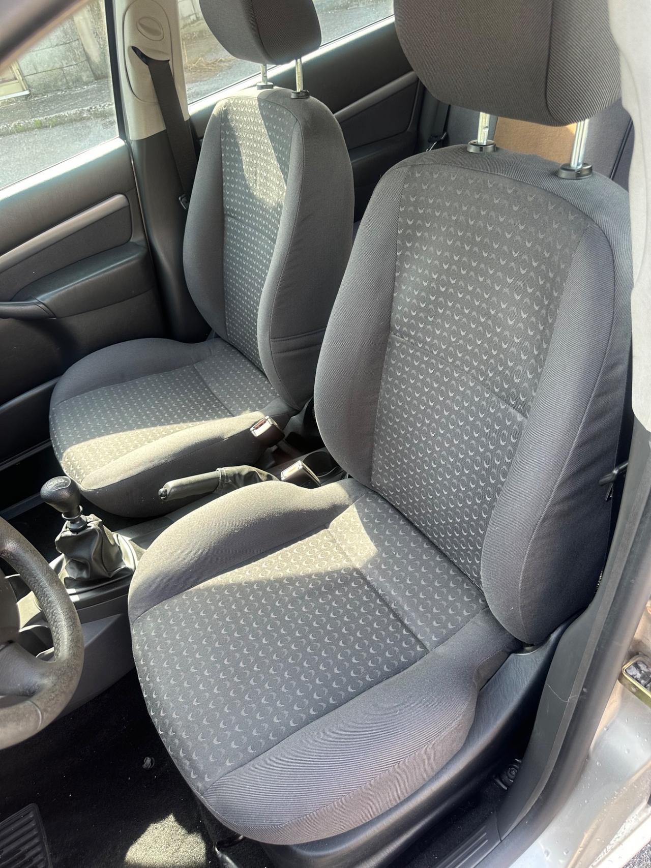 Ford Focus 1.8 TDCi (100CV) cat 5p. Zetec 93000km