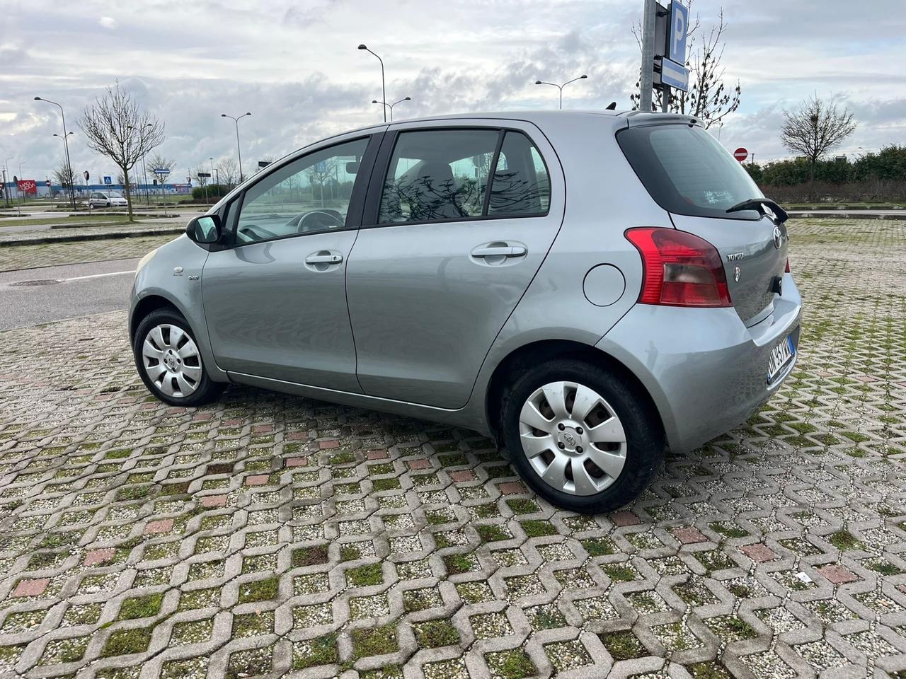 Toyota Yaris 1.4 D-4D 5 porte Sol