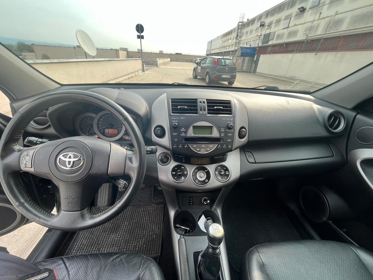 Toyota RAV 4 RAV4 2.2 D-4D 177 CV Luxury