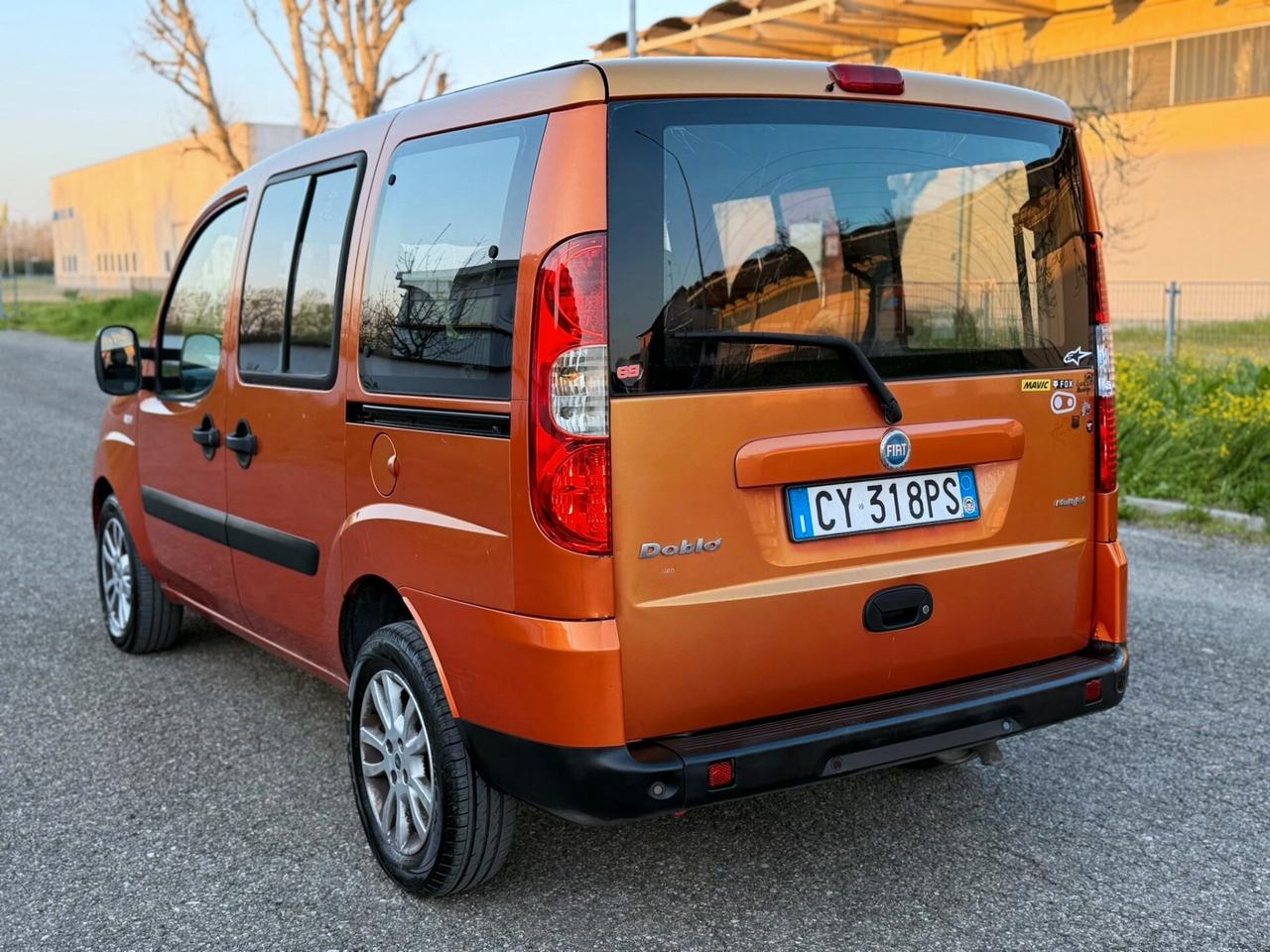 Fiat Doblo 1.9 MJT 105 CV Passo Lungo 5 posti