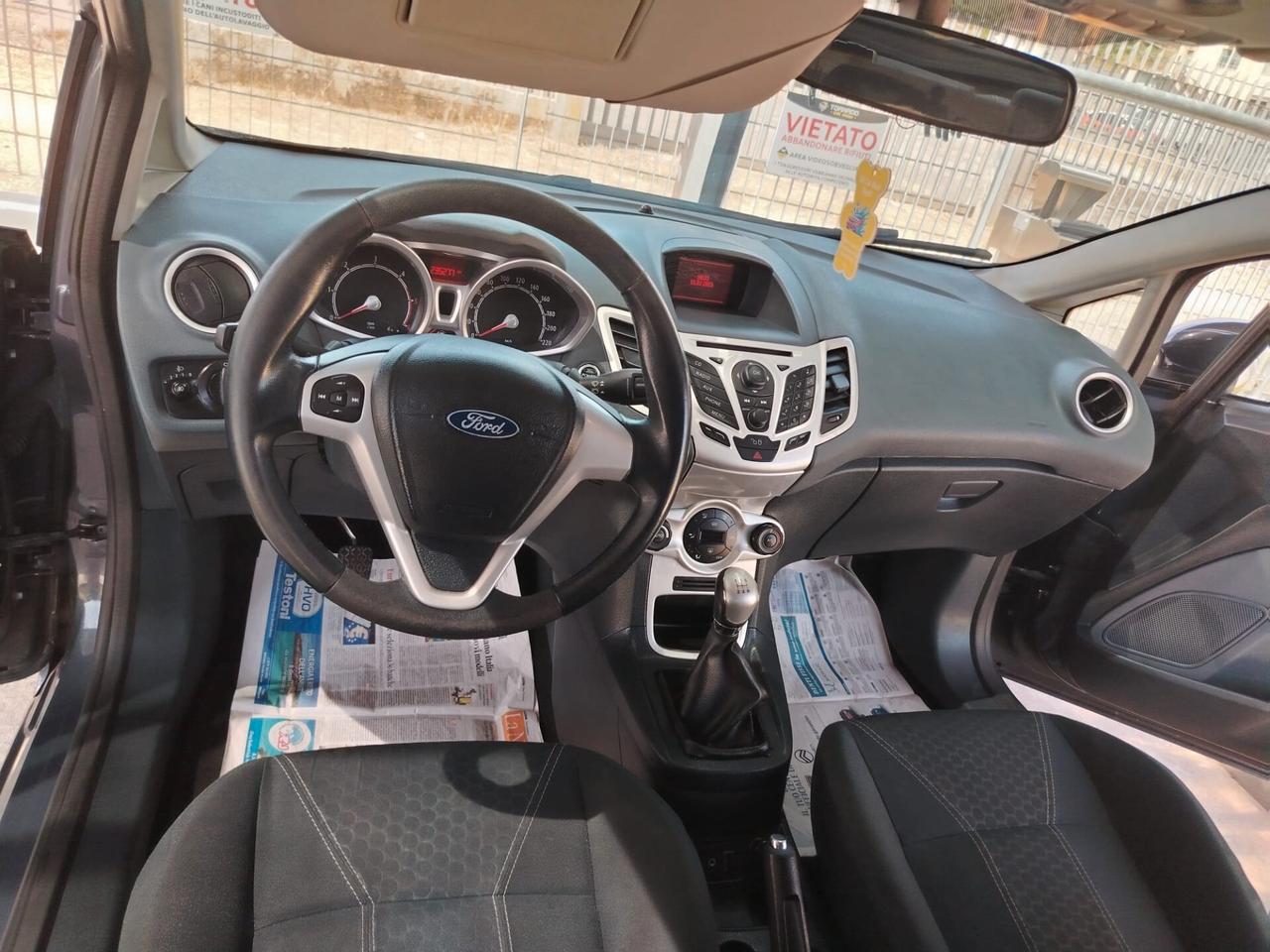 Ford Fiesta 1.4 TDCi 70CV 3 porte Titanium 2012