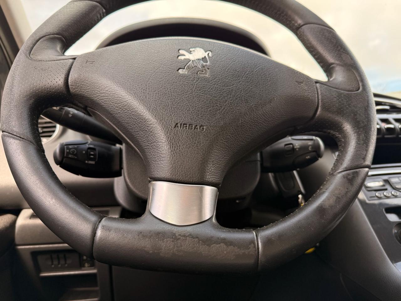 Peugeot 3008 1.6 HDi 112CV Business