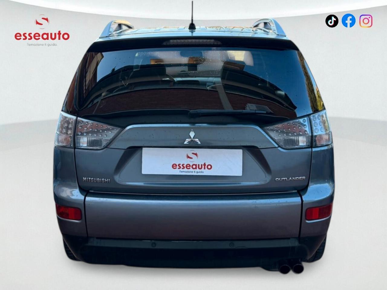 Mitsubishi Outlander 2.0 DI-D Instyle 7 p.ti DPF