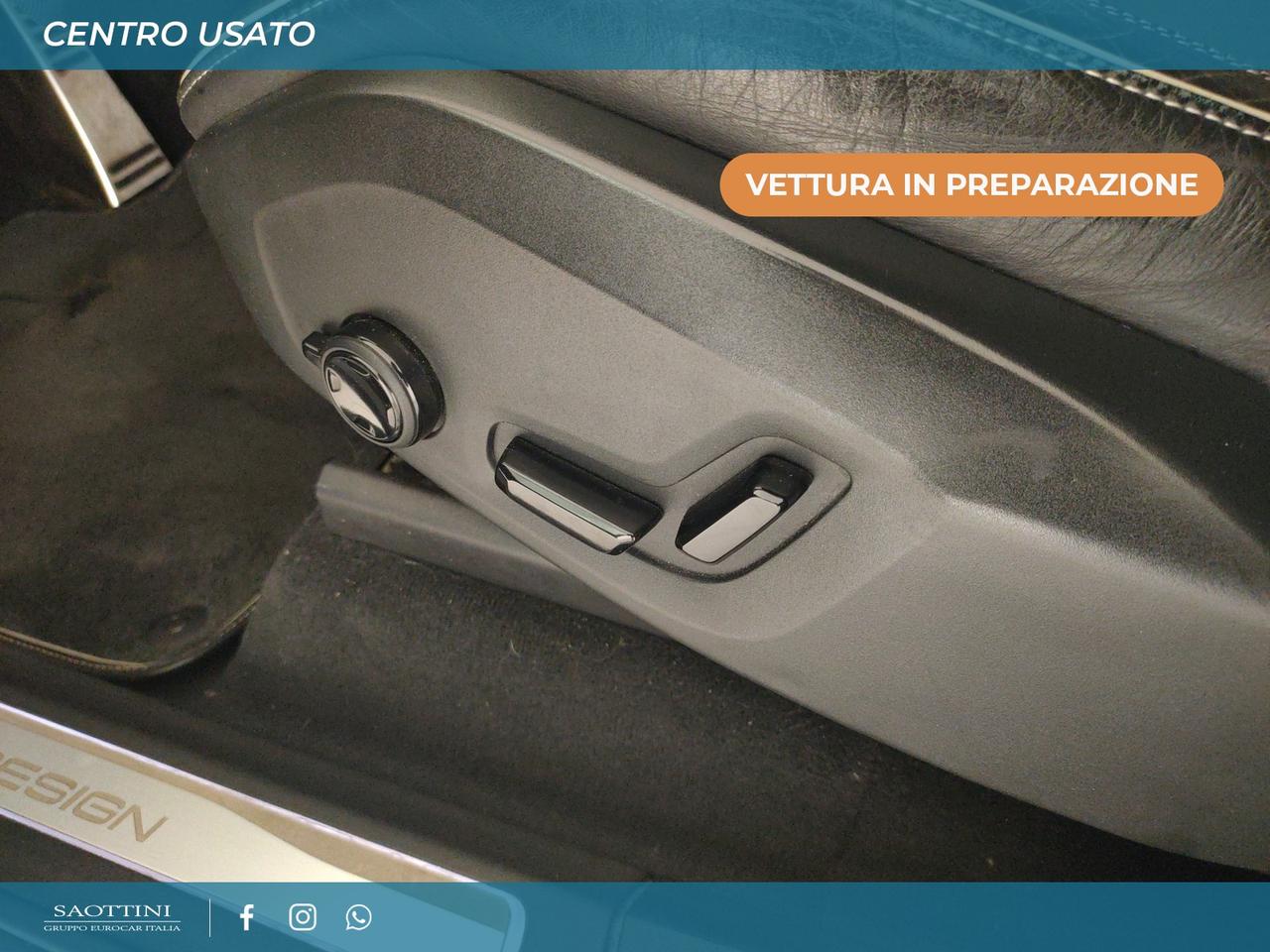 2.0 d5 R-Design awd 235 CV 7 p. Geartronic