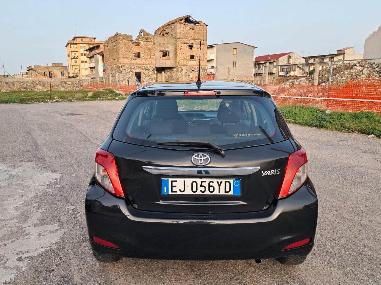 Toyota Yaris 1.0 5 porte Lounge