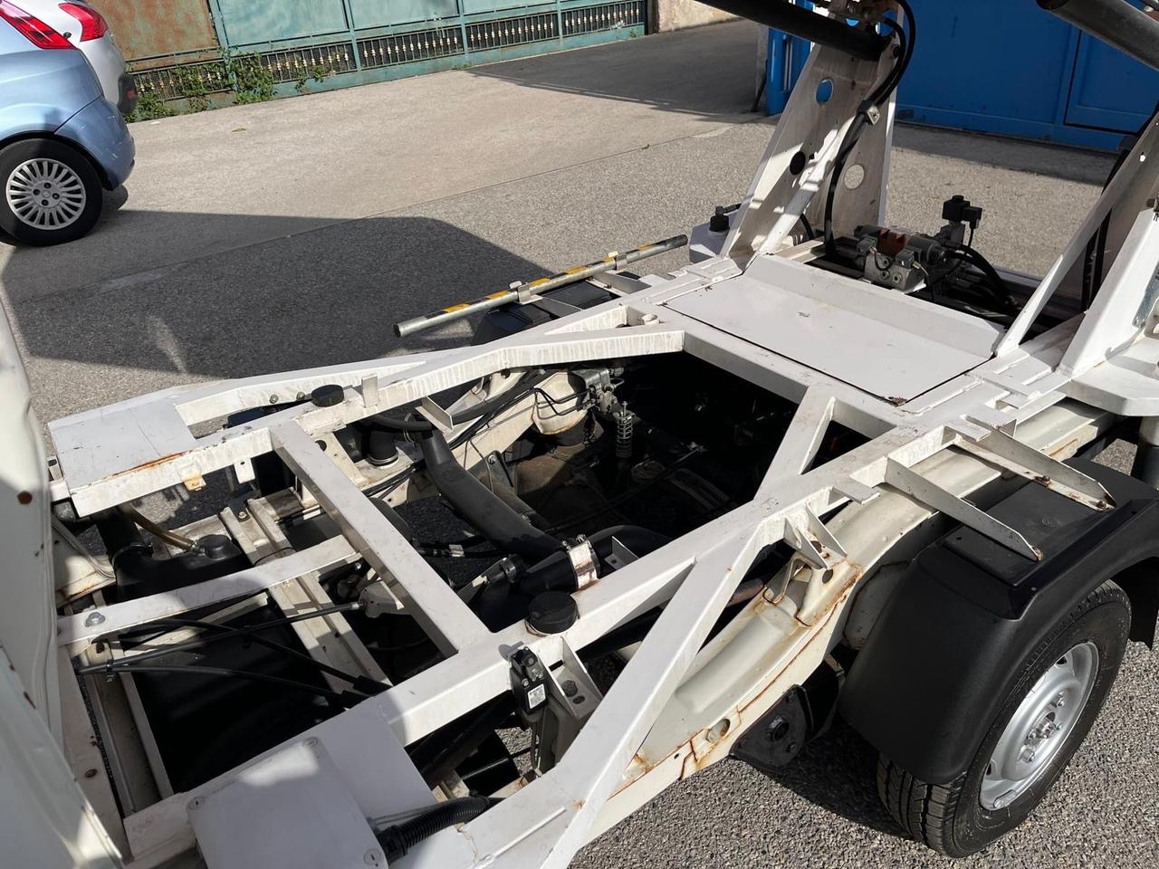 Piaggio quargo con vasca/rib.-700 cc- Diesel -2014