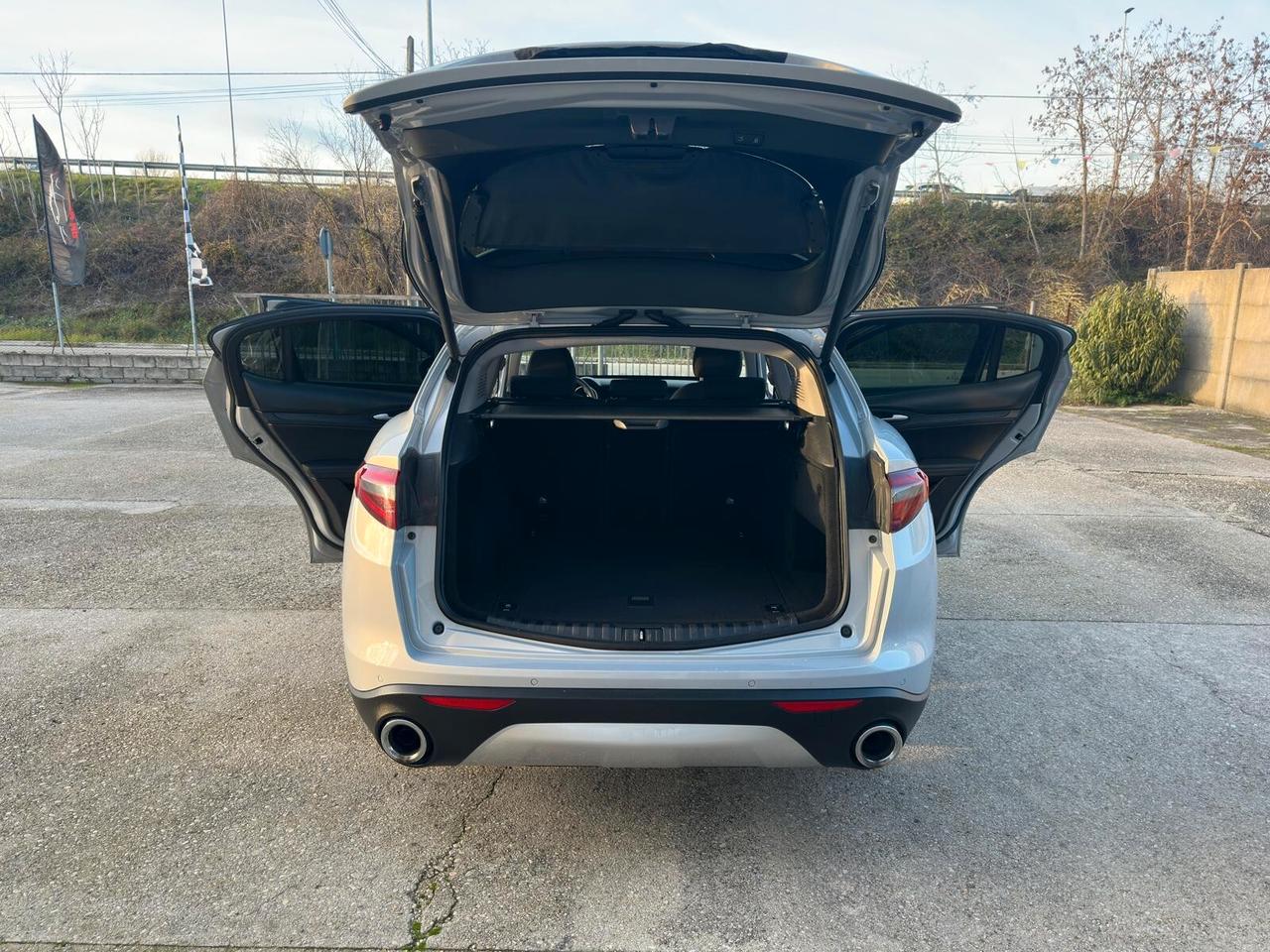 Alfa Romeo Stelvio 2.2 Turbodiesel 160 CV AT8 RWD Business