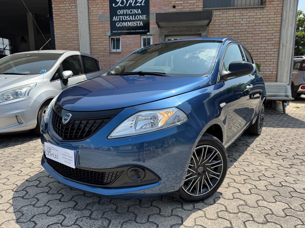 Lancia Ypsilon 1.0 FireFly 5 porte S&S Hybrid Oro
