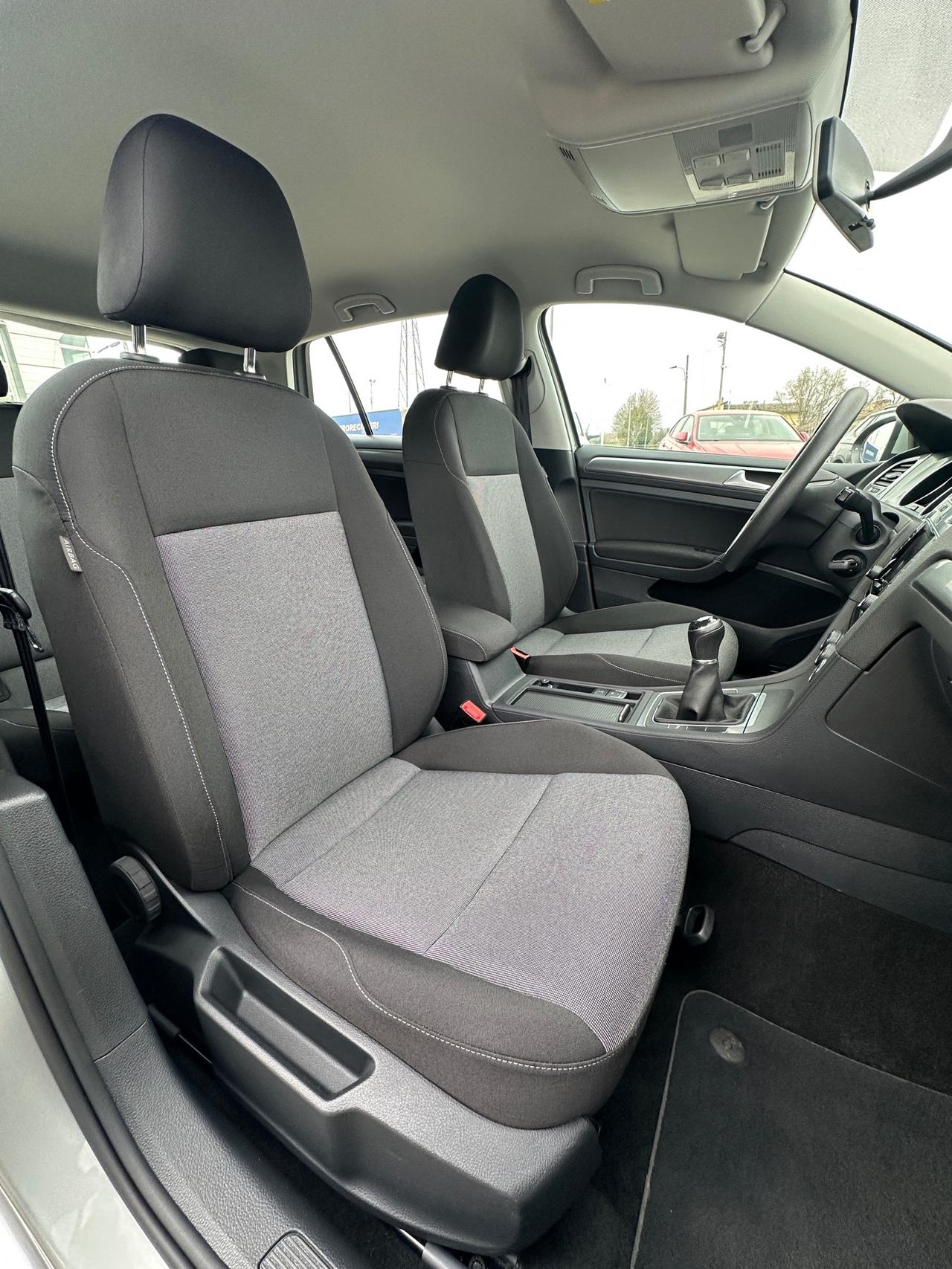 Volkswagen Golf Business 1.6 TDI BlueMotion Technology 35.000KM - 2015